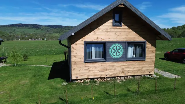 Domek z widokiem na góry